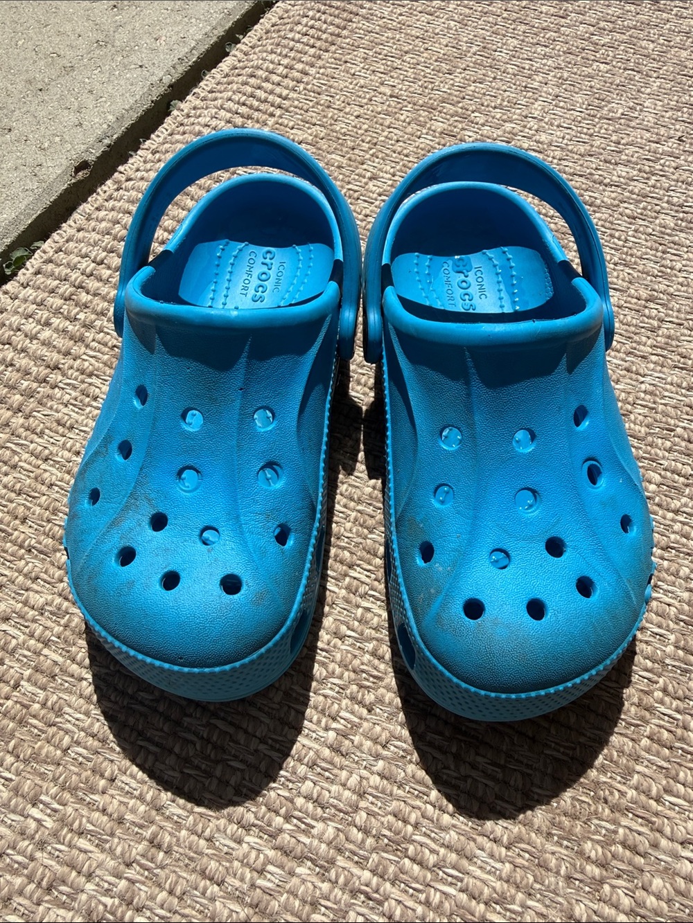 CROCS Kids Bright Blue Water Clogs with Heel Strap